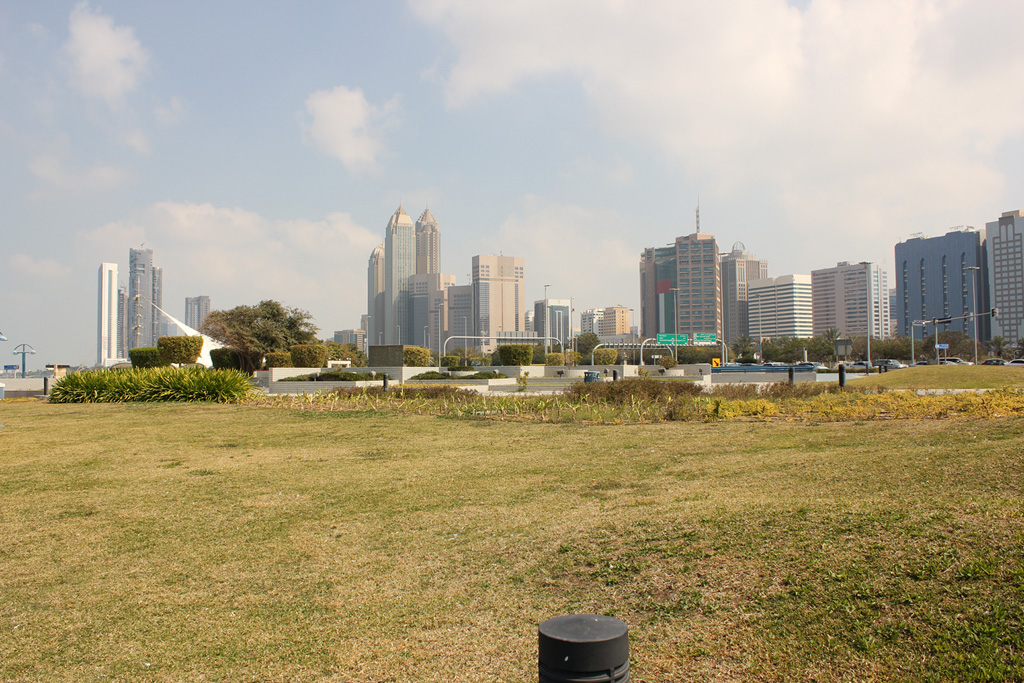 Abu Dhabi Skyline 3.jpg