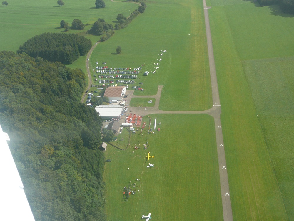 Flugplatz im Überflug