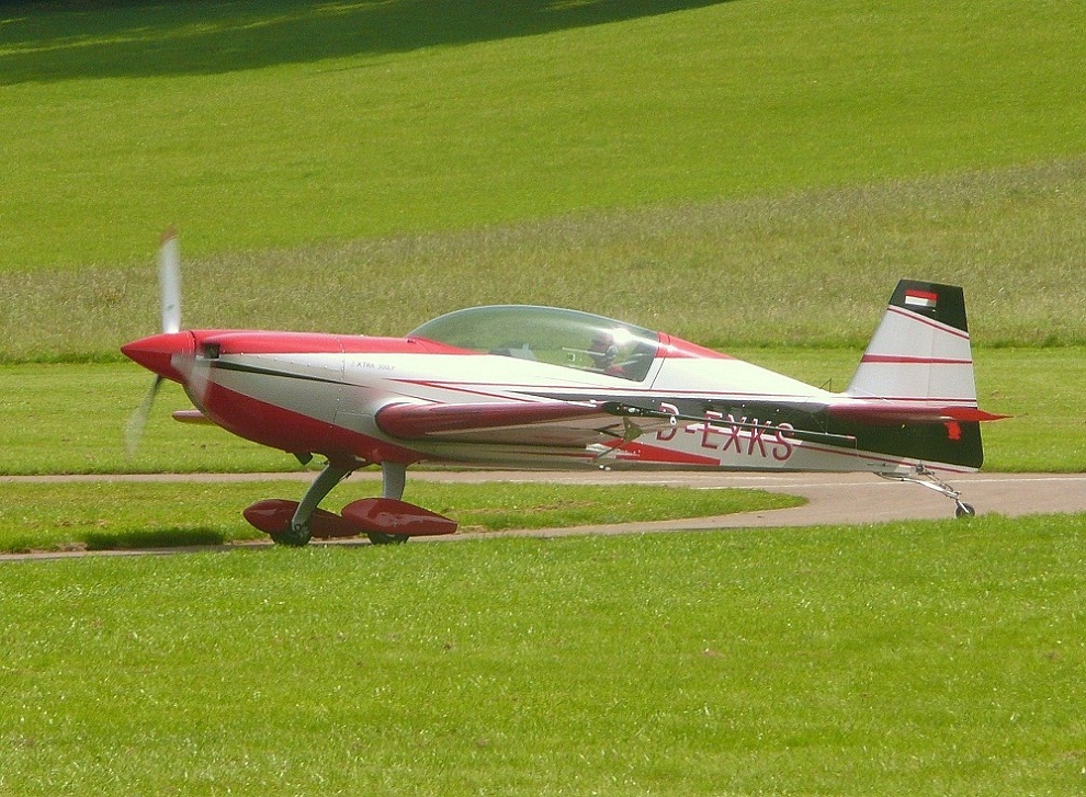 Extra 300S