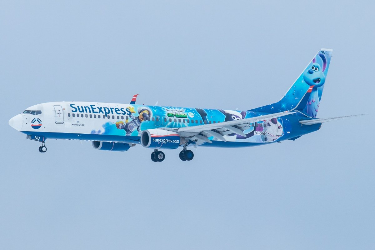 22.1.2023_SunExpress_TC-SNU_B738.jpg