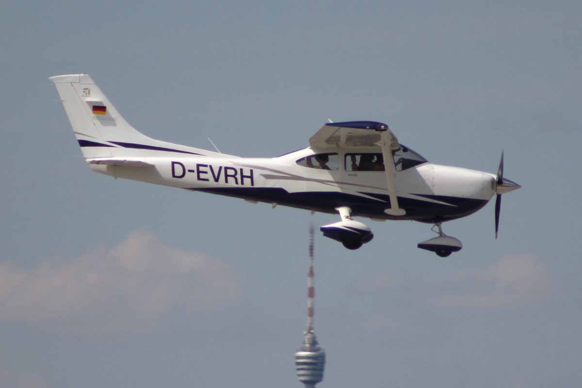 D-EVRH         Cessna 182T Skylane