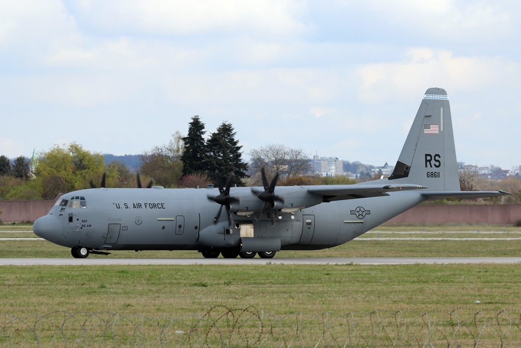 06-8611  Lockheed C-130J-30 Hercules  US Air Force (USAF).JPG