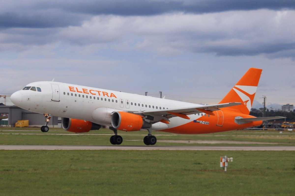 LZ-EAH A320-214 Electra Airways