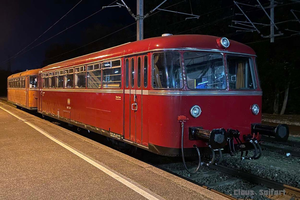 998 724-8 798 522-9.jpg