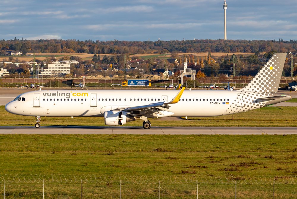 Vueling / EC-NLY / Airbus A321-211