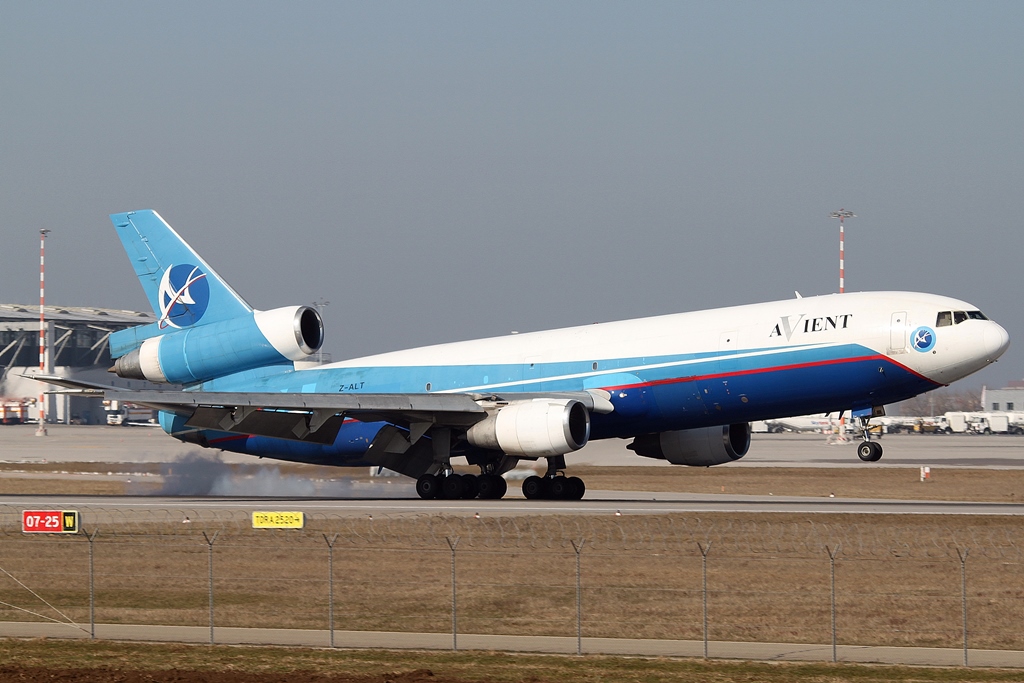 Avient McDonnell Douglas DC-10-30(F) Z-ALT