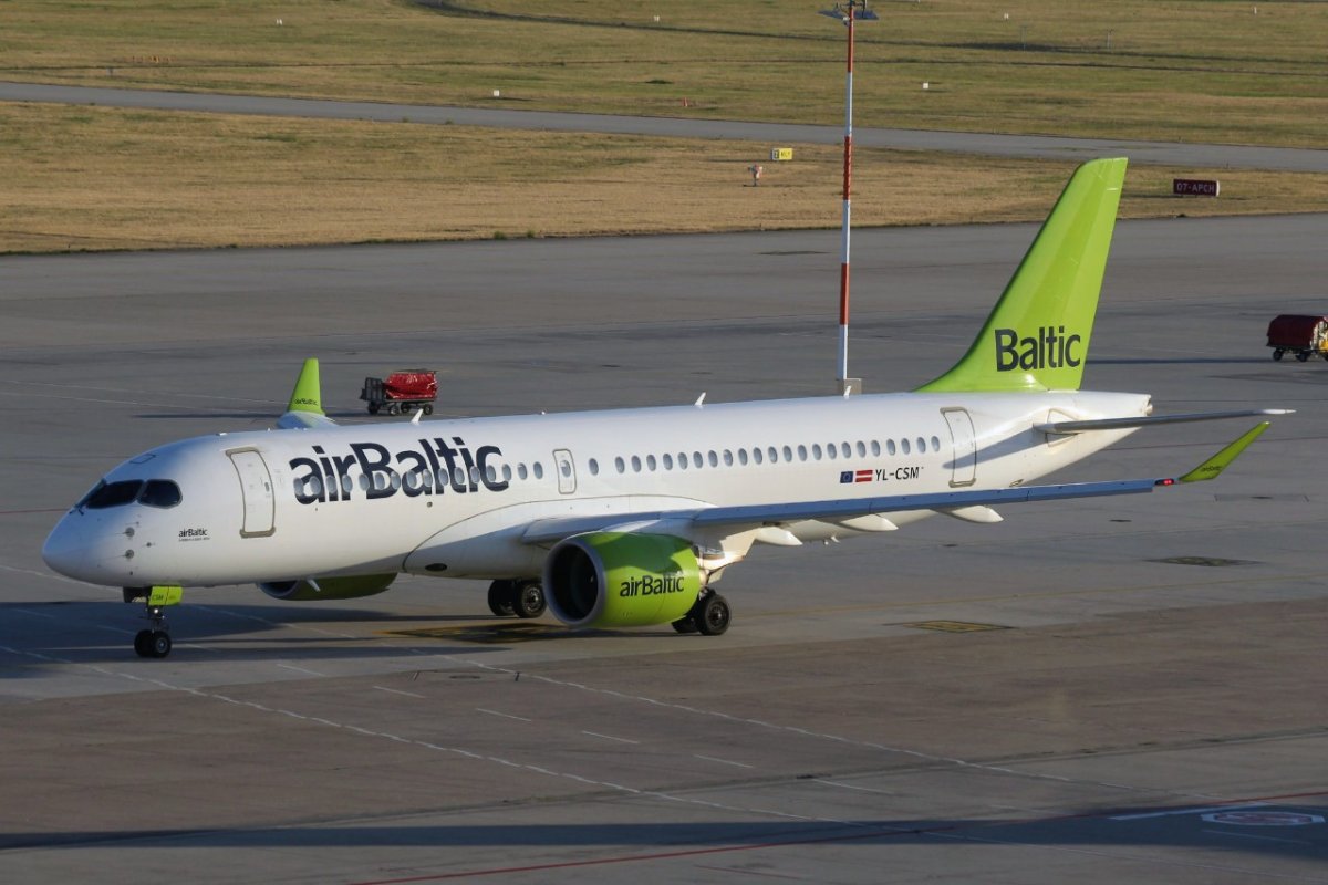YL-CSM     A220-300       airBaltic